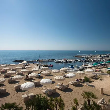 Hotel Circeo Park 4*