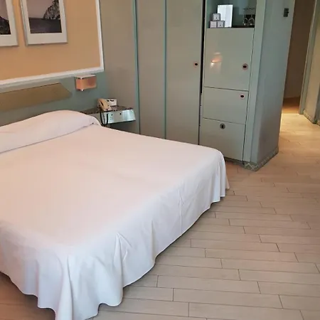 Hotell Circeo Park 4*