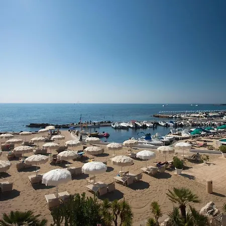Hotel Circeo Park 4*