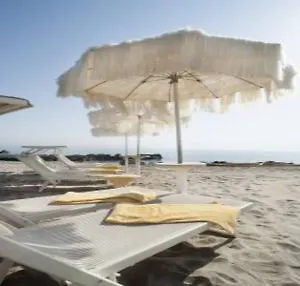 Circeo Park מלון 4*